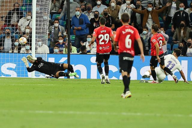 欧冠最佳比赛候选：皇马逆转曼城一战选票遥遥领先